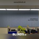 Contoh Vertical Blinds Warna Biru Gedung Marcella Square Bintaro